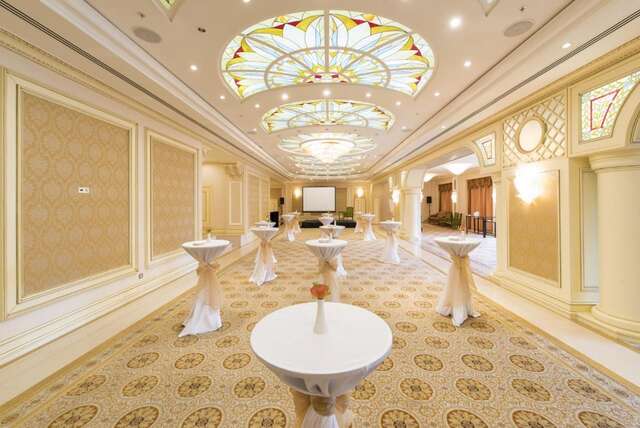 Отель Fairmont Grand Hotel Kyiv Киев-43